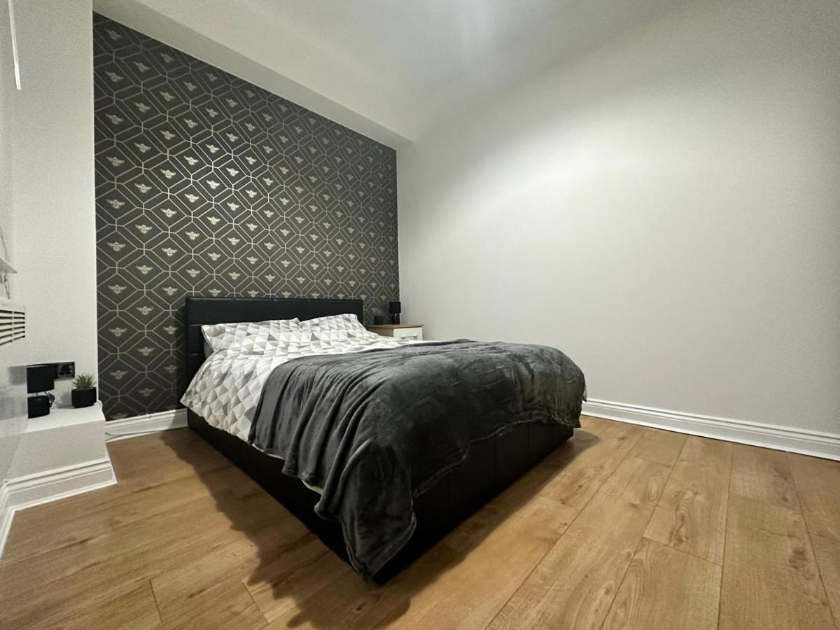 Bee Accommodations Лестер Экстерьер фото